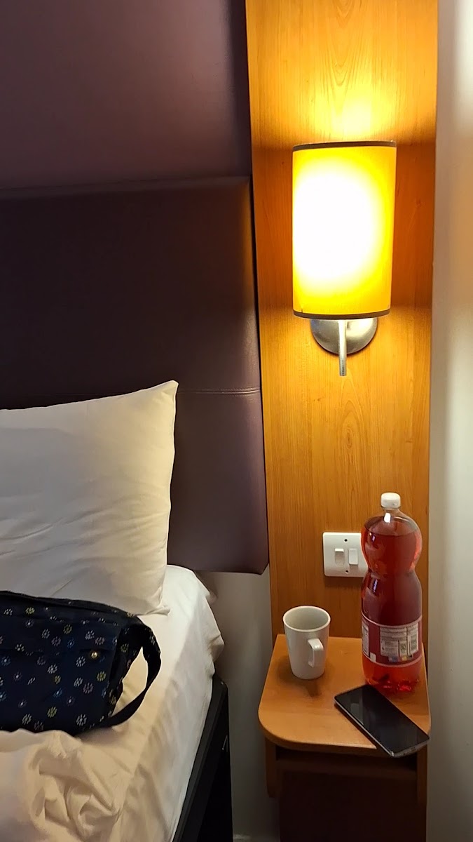 Premier Inn Rochdale hotel photo 2
