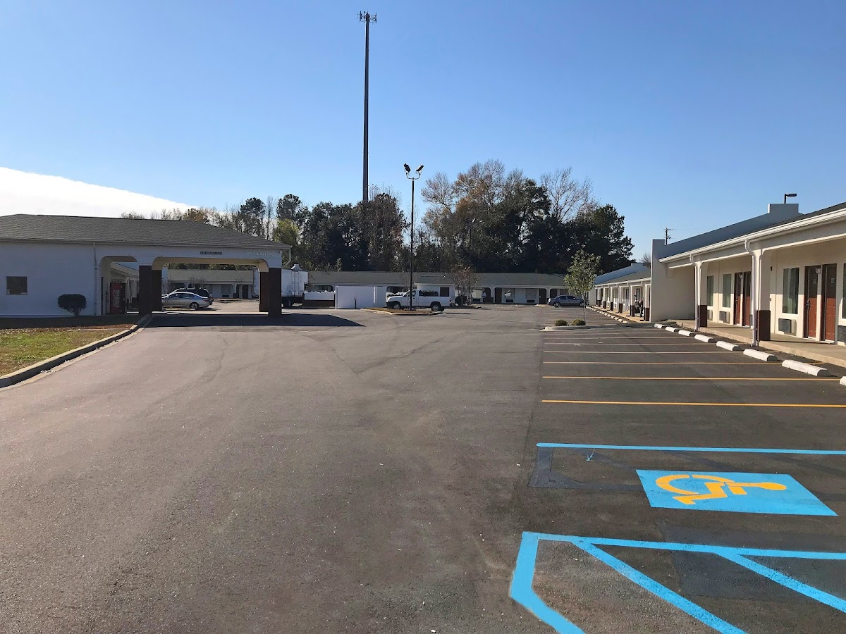 Americas Best Value Inn & Suites Sumter photo 2