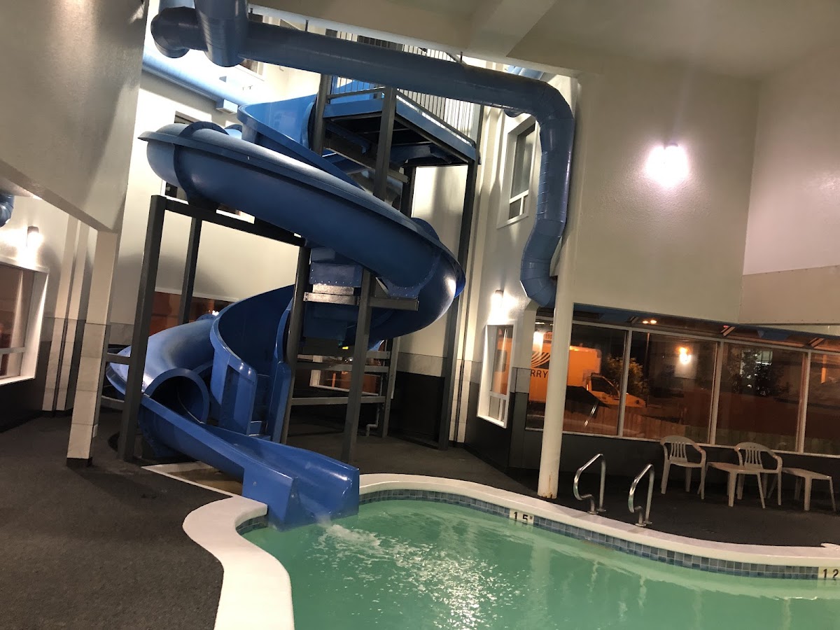 Days Inn by Wyndham Calgary Airport photo 3
