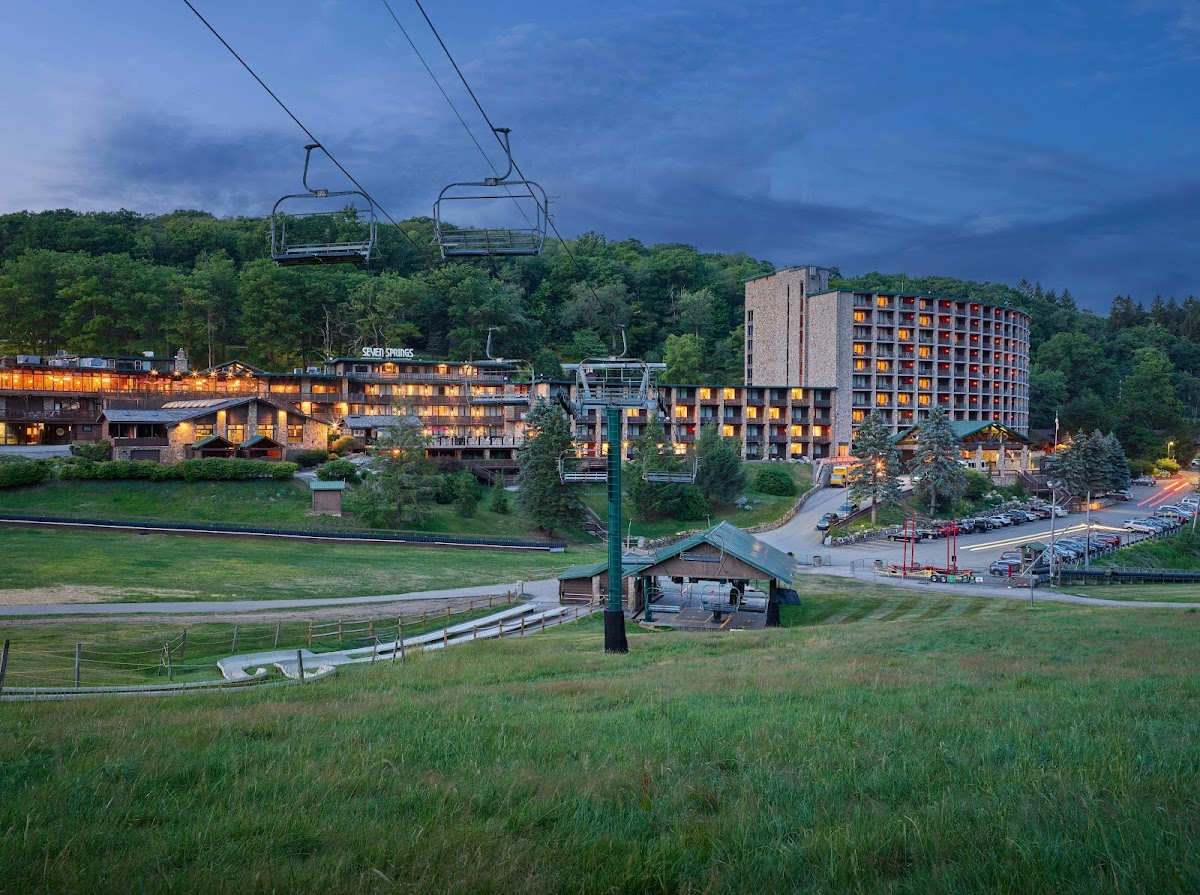 Slopeside Hotel by Seven Springs Resort