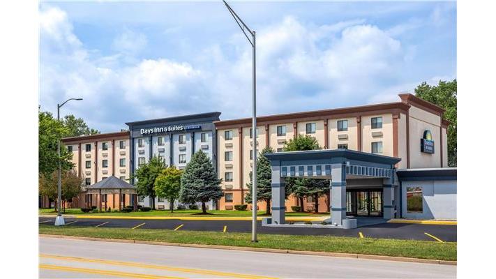 Days Inn and Suites by Wyndham Hammond, IN