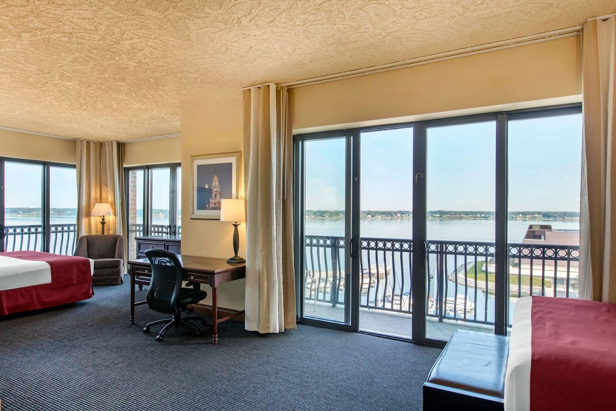 Shoreline Inn & Conference Center, an Ascend Collection Hotel photo 3