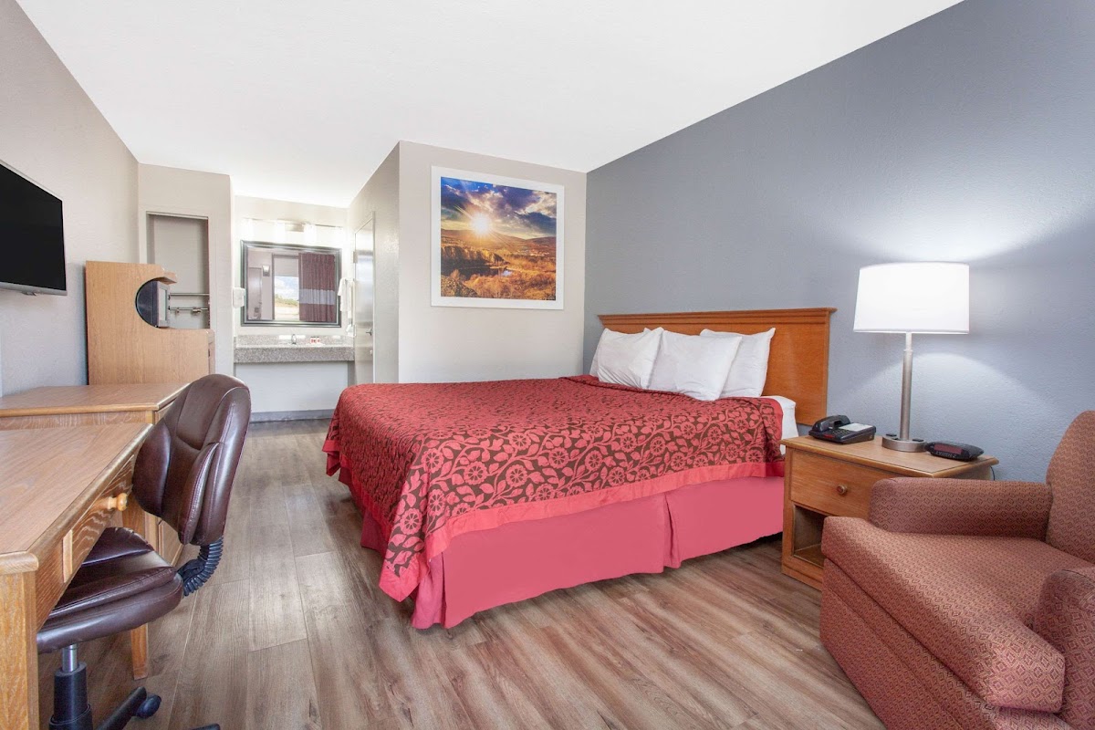 Days Inn by Wyndham Clinton / Laurens I-26 photo 2