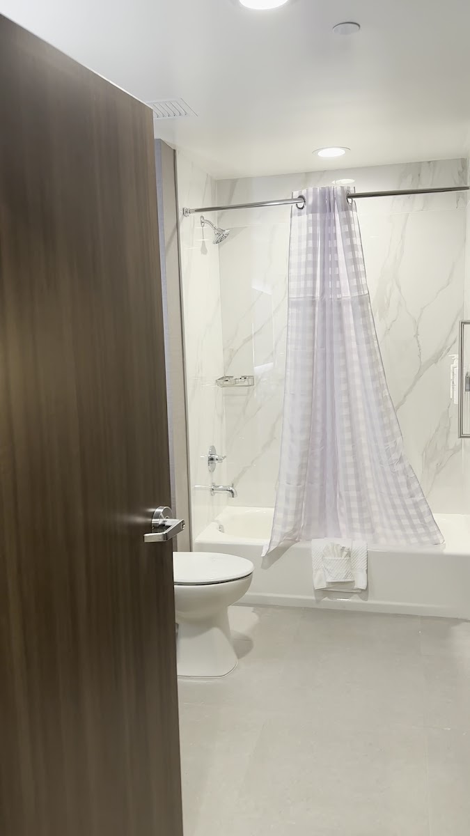 Embassy Suites by Hilton Irving Las Colinas photo 2
