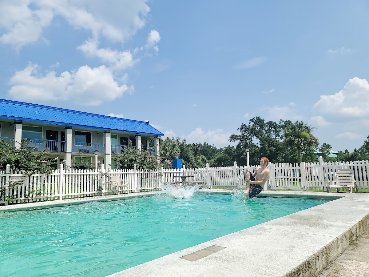 Garden Inn & Suites Pensacola photo 3