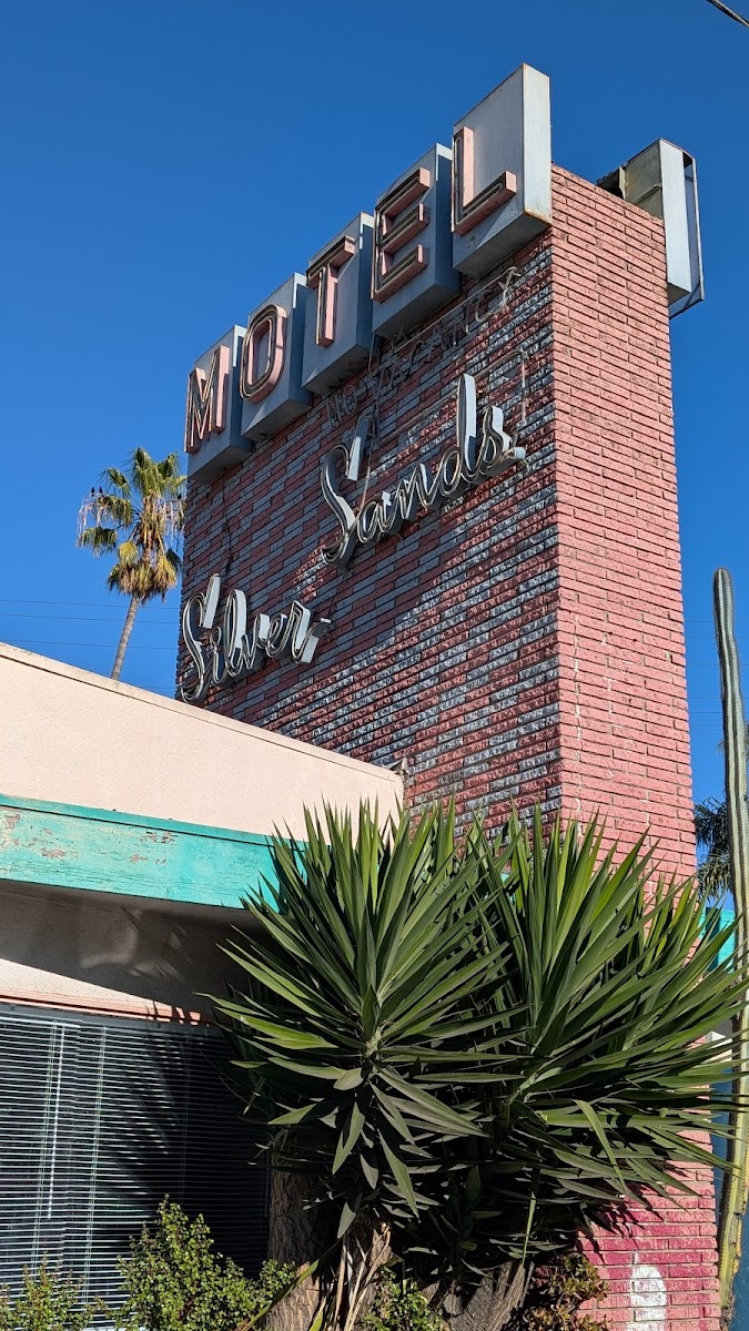 Silver Sands Motel