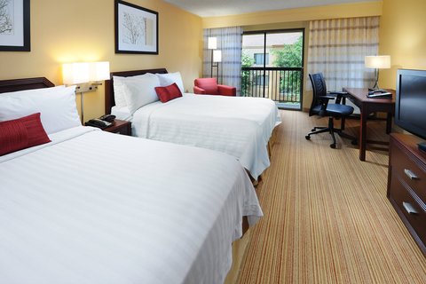 Courtyard by Marriott Houston Hobby Airport photo 2