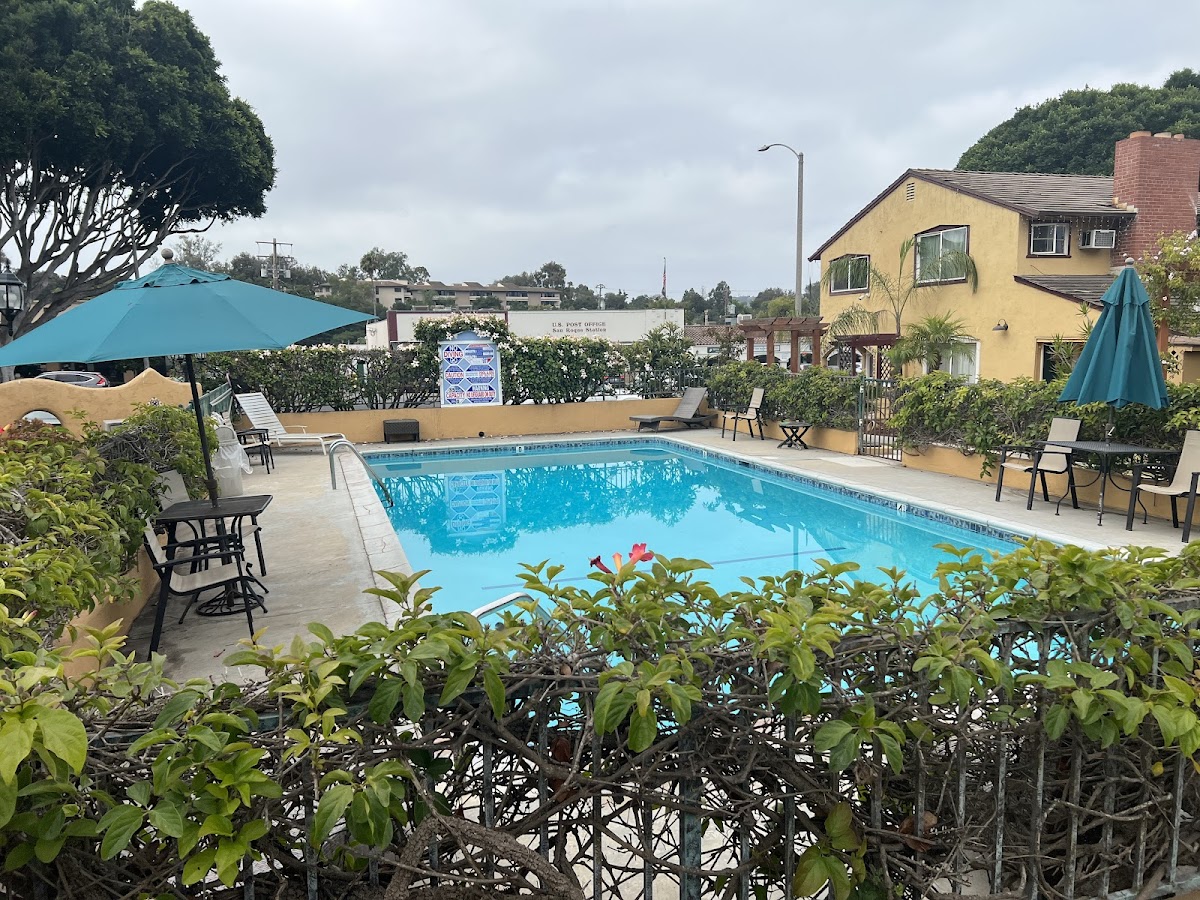 Oasis Inn & Suites - Santa Barbara photo 2