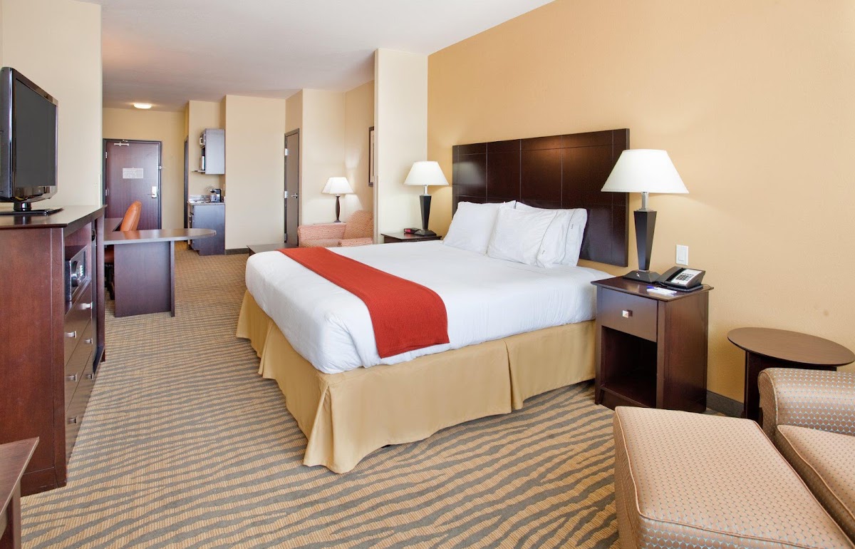 Holiday Inn Express & Suites Gallup East by IHG photo 2