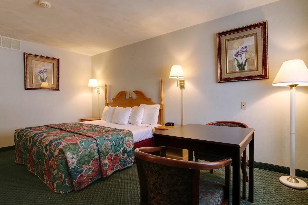 Americas Best Value Inn Uvalde photo 3