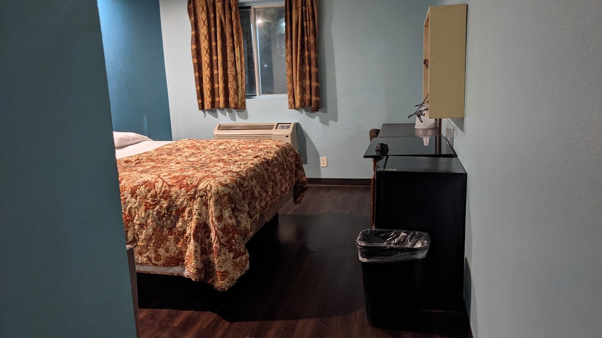 Friendly Motor Inn photo 2