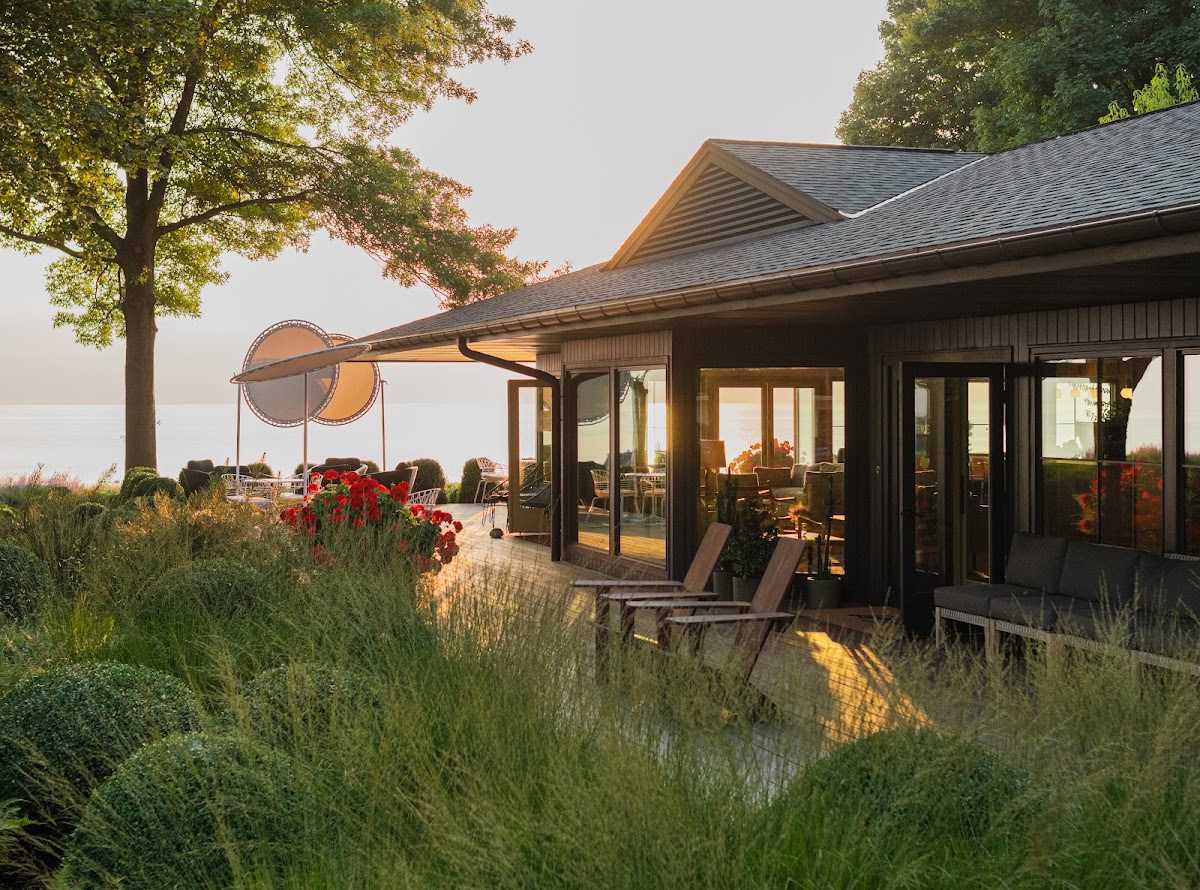 Lake Shore Resort