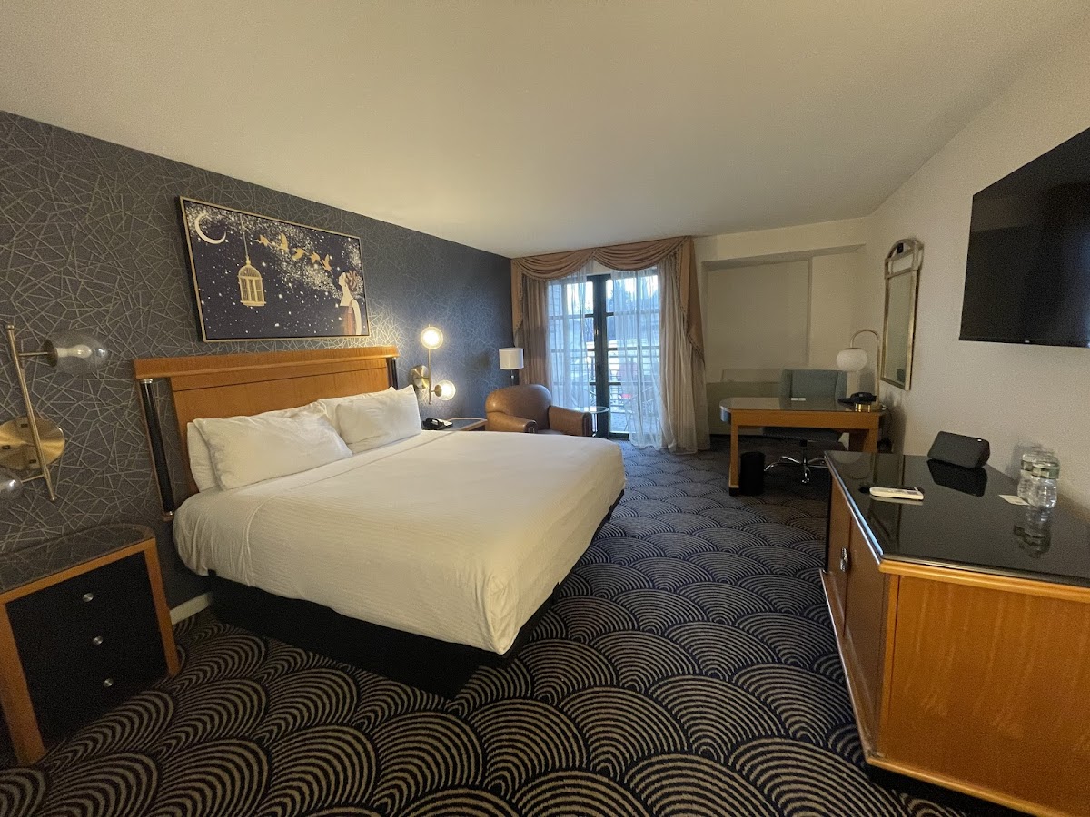 Inn At Great Neck photo 2
