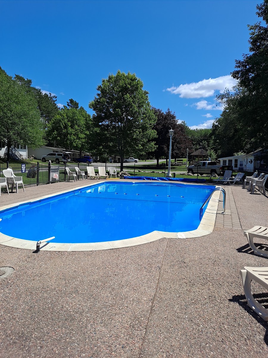 West Winds Motel & Cottages