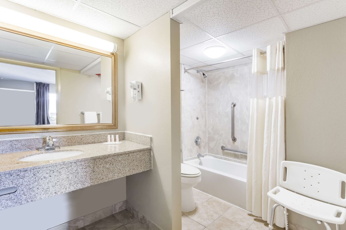 Days Inn by Wyndham Charlottesville/University Area photo 3