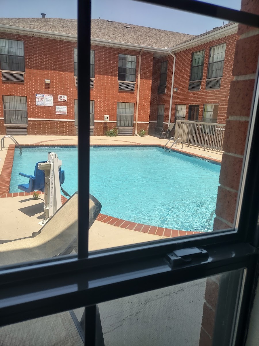 Days Inn by Wyndham Dallas Plano photo 3