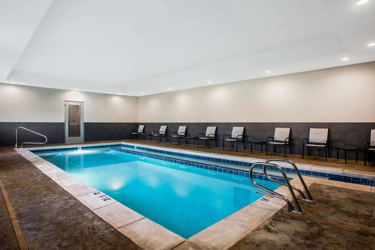 La Quinta Inn & Suites by Wyndham Pittsburg photo 3