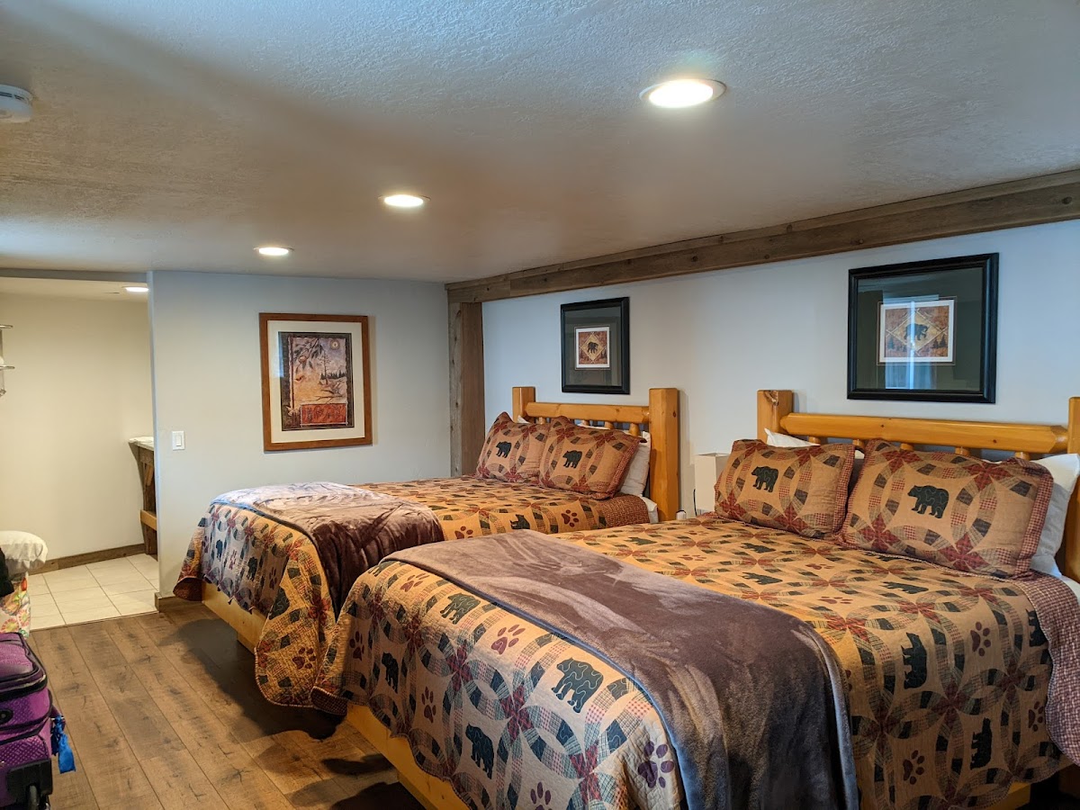 Island Park Lodge photo 3