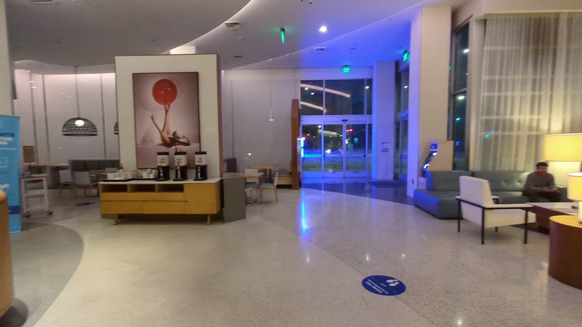 Hampton Inn & Suites Los Angeles/Hollywood photo 2