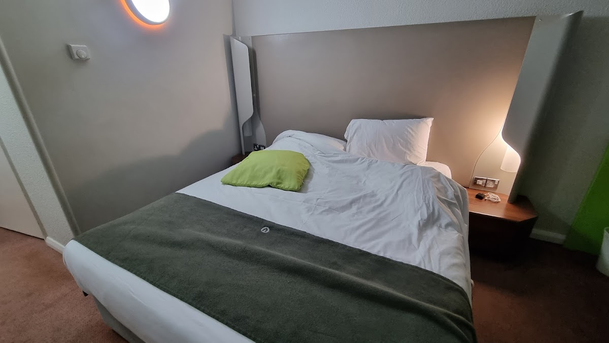 Room 8