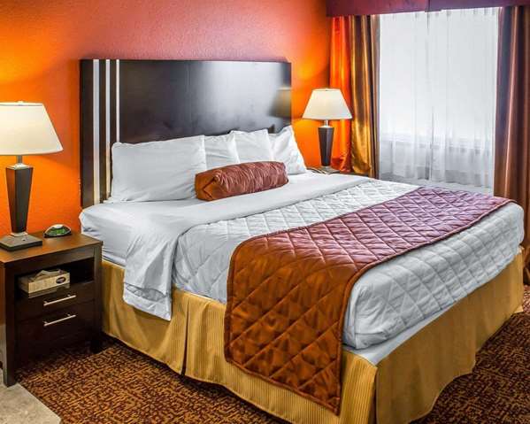 Rodeway Inn & Suites near Okoboji Lake photo 2