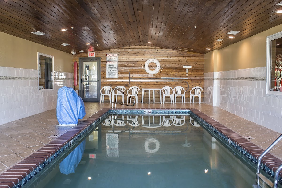 Rodeway Inn & Suites near Okoboji Lake photo 3