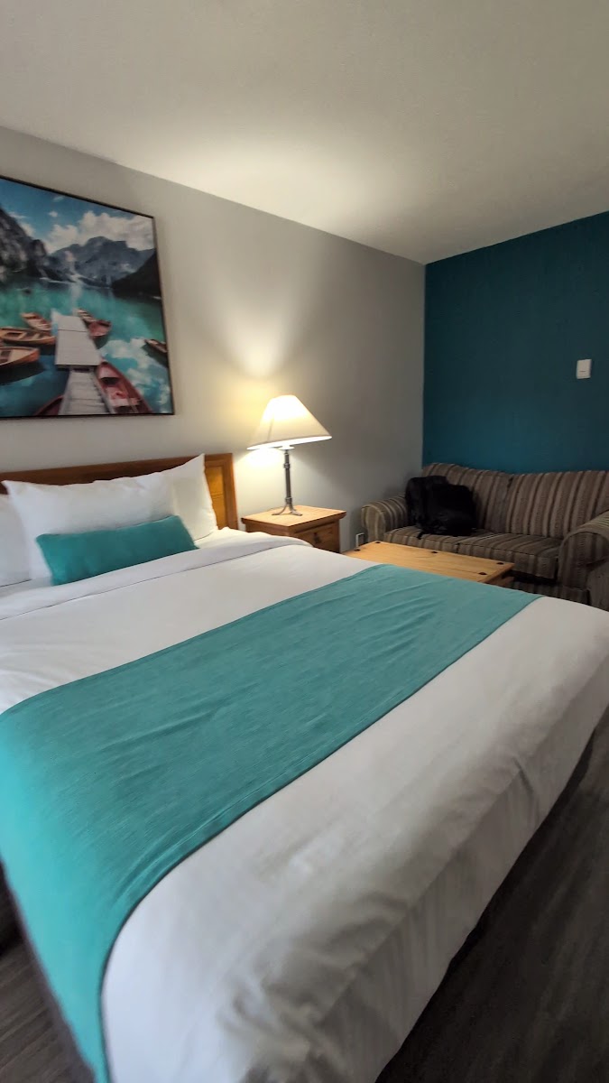 Tonquin Inn photo 2
