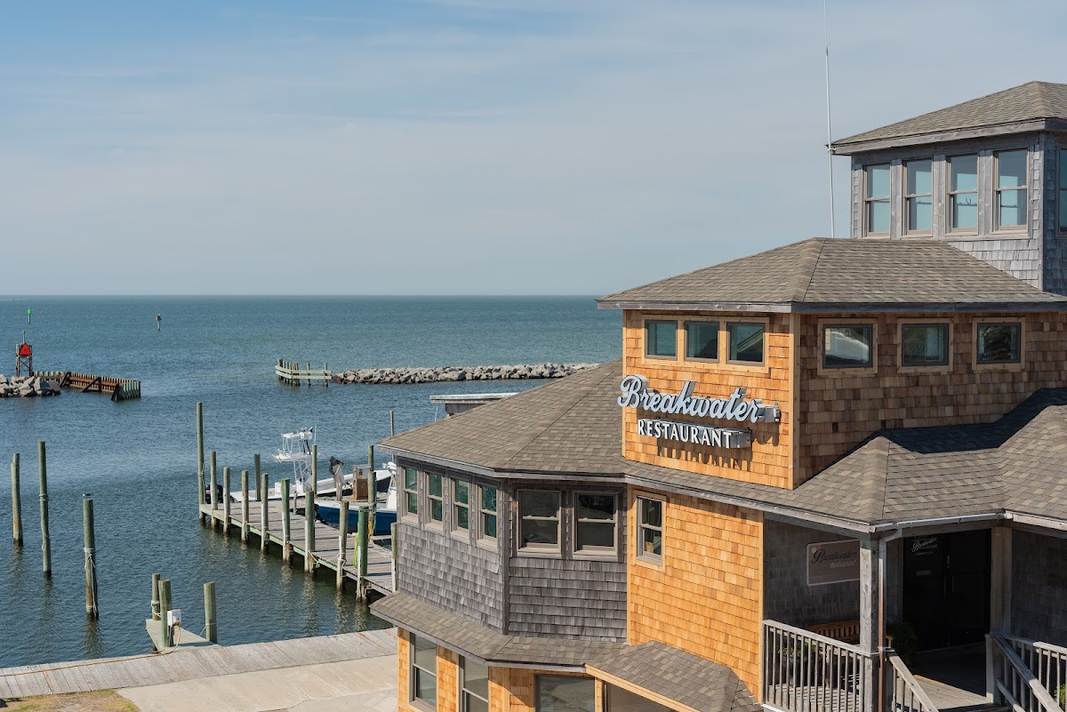 Breakwater Inn - Waterfront Hotel Hatteras, NC