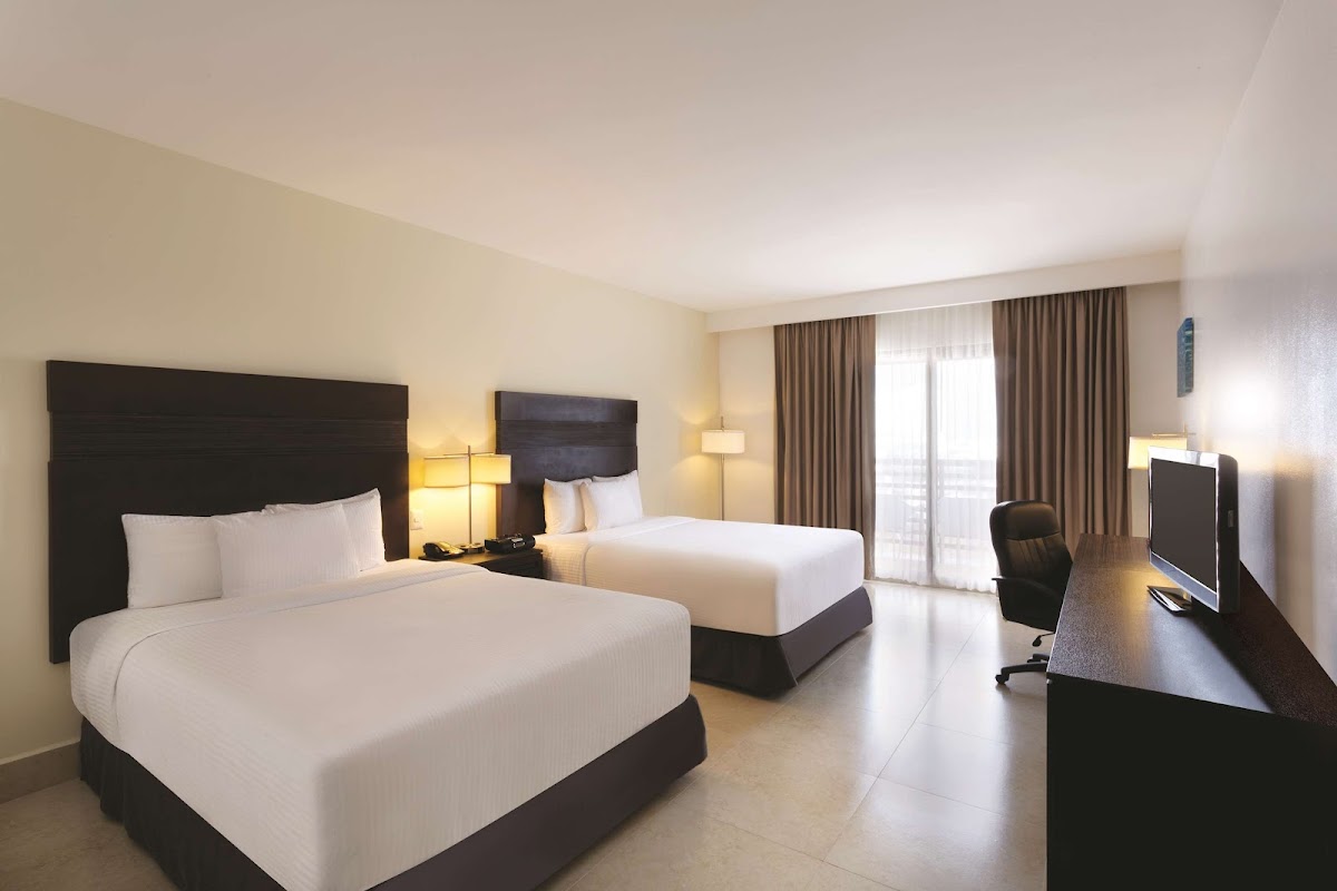 La Quinta by Wyndham Cancún photo 2