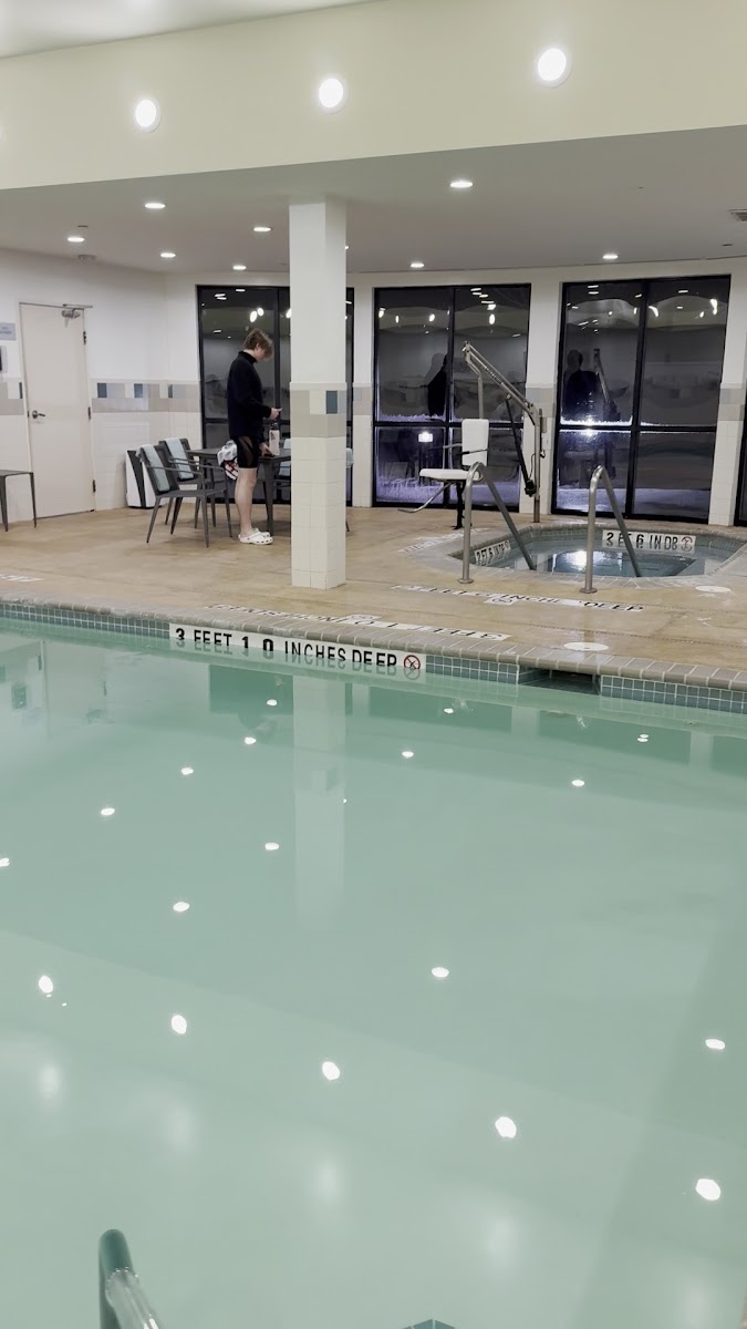 Courtyard by Marriott Kingston photo 2