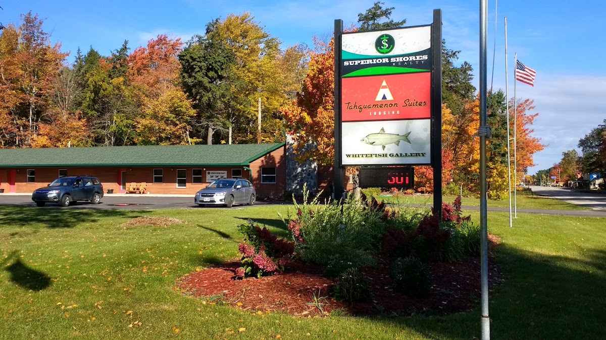 Tahquamenon Suites Lodging