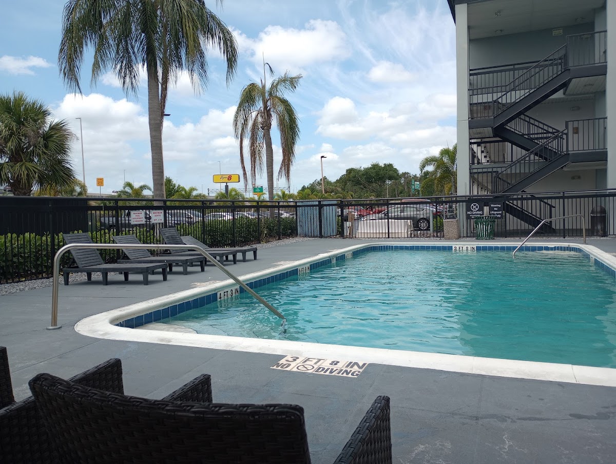 Super 8 by Wyndham Orlando Near Florida Mall photo 3
