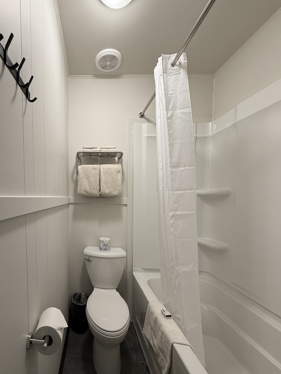 The Trail Inn, RV Sites & Laundromat photo 3
