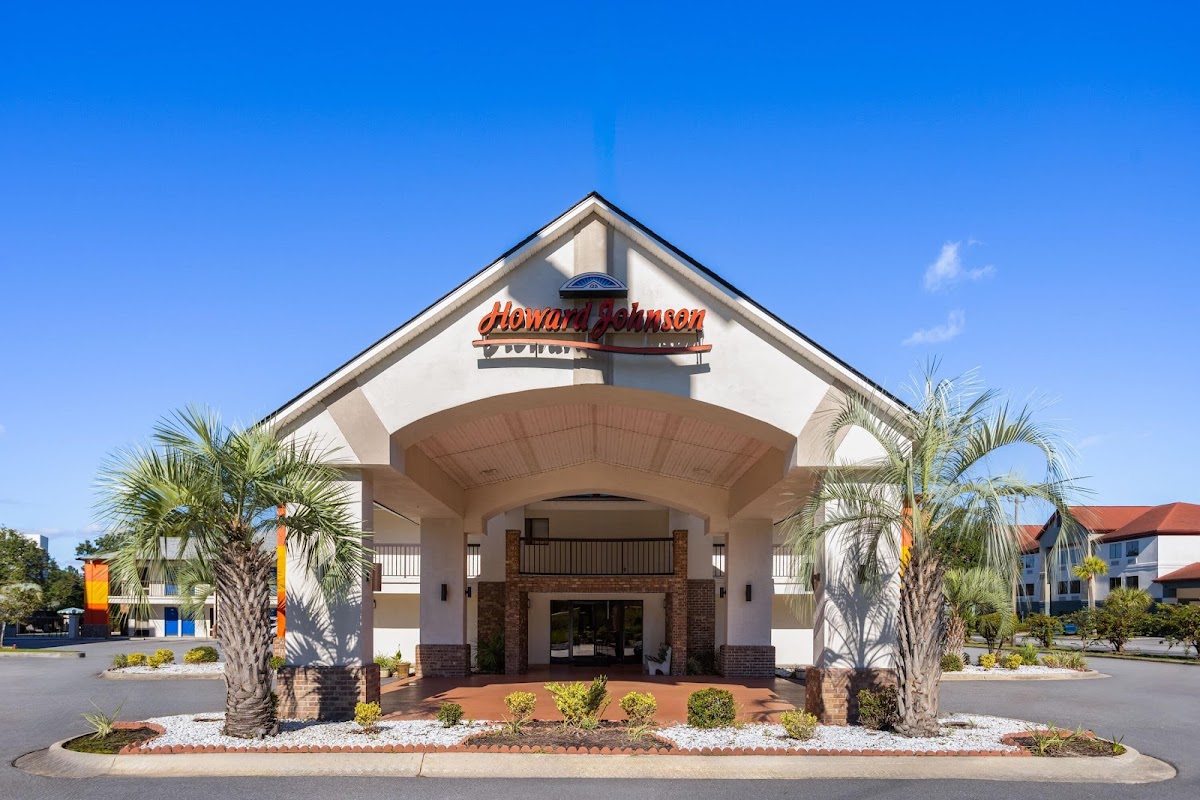 Howard Johnson by Wyndham Savannah GA