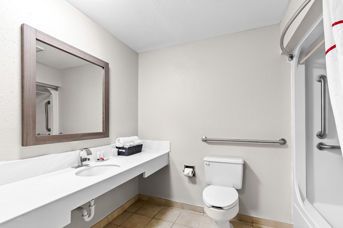 Red Lion Inn and Suites Pontoon Beach/St. Louis photo 2