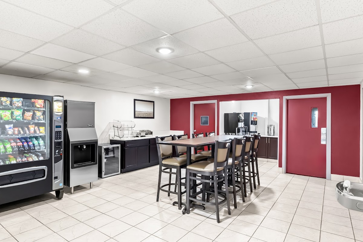 Red Lion Inn and Suites Pontoon Beach/St. Louis photo 3