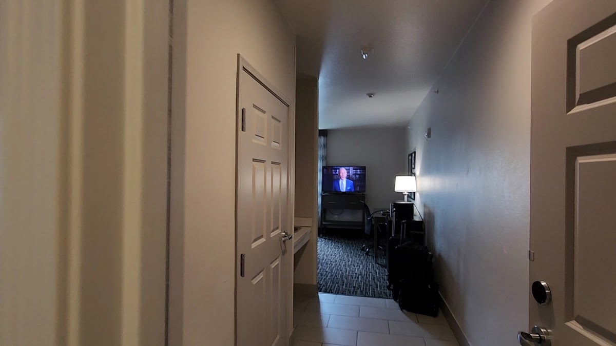 La Quinta Inn & Suites by Wyndham Corpus Christi - Portland photo 2
