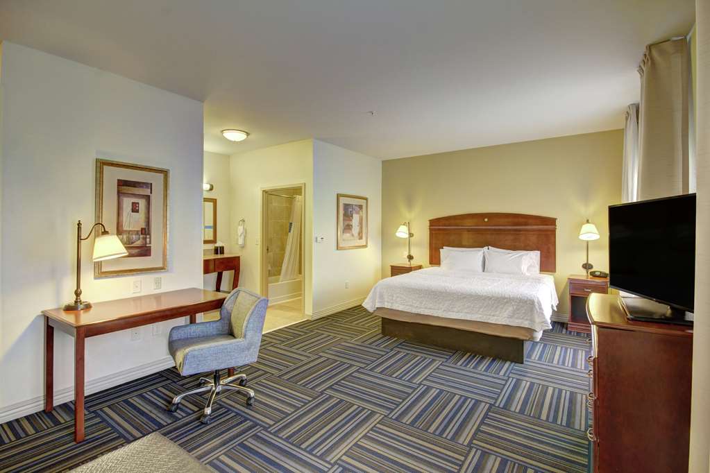 Hampton Inn & Suites Alexandria photo 2