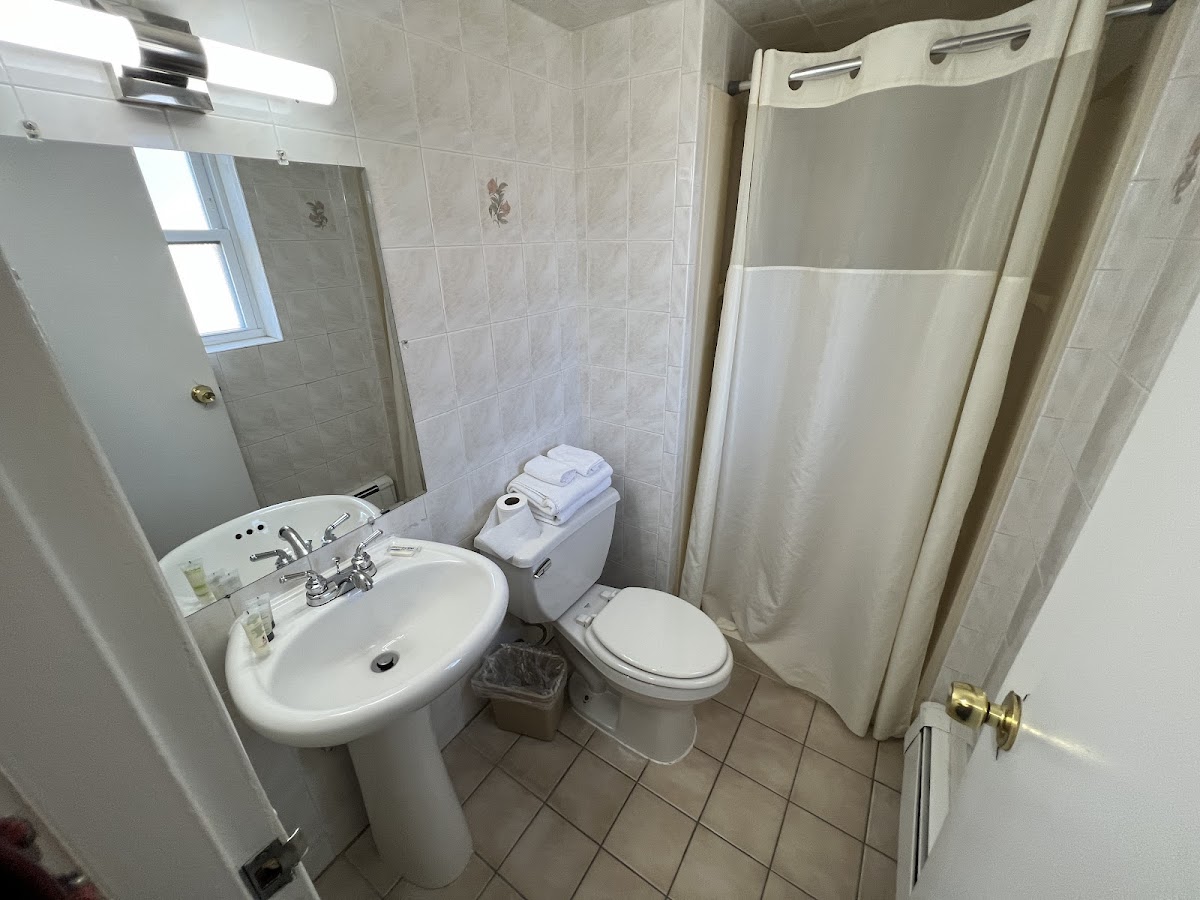 Belleville Motor Lodge photo 3