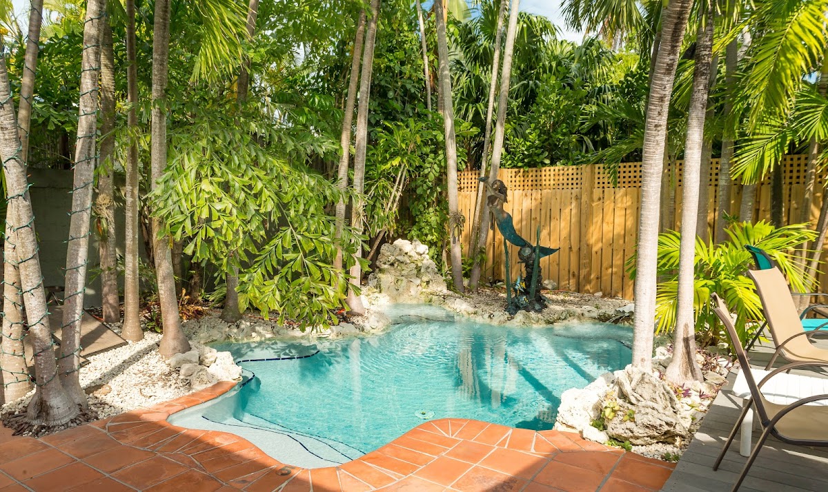 Suite Dreams Inn by the Beach photo 2