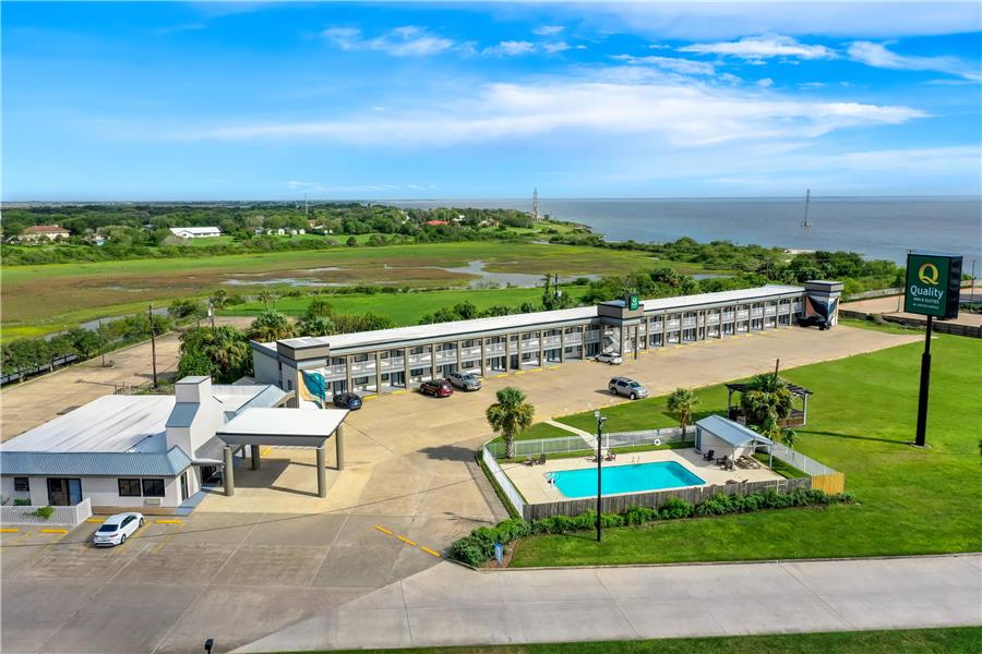 Quality Inn & Suites Port Lavaca near Lighthouse Beach