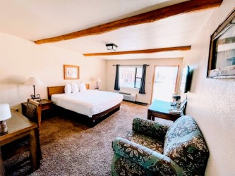 Reed's Lodge
