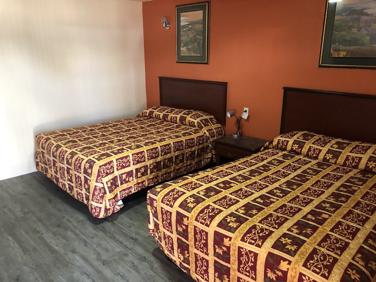 Sportsman's Motel photo 2