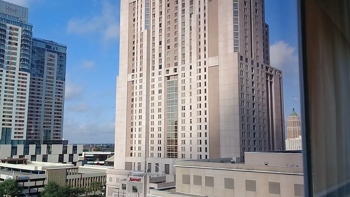 La Quinta Inn & Suites by Wyndham San Antonio Riverwalk photo 2