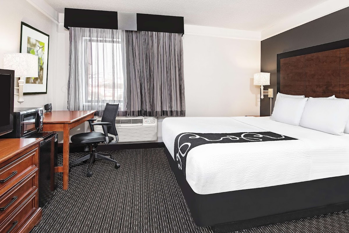 La Quinta Inn & Suites by Wyndham San Antonio Riverwalk photo 3
