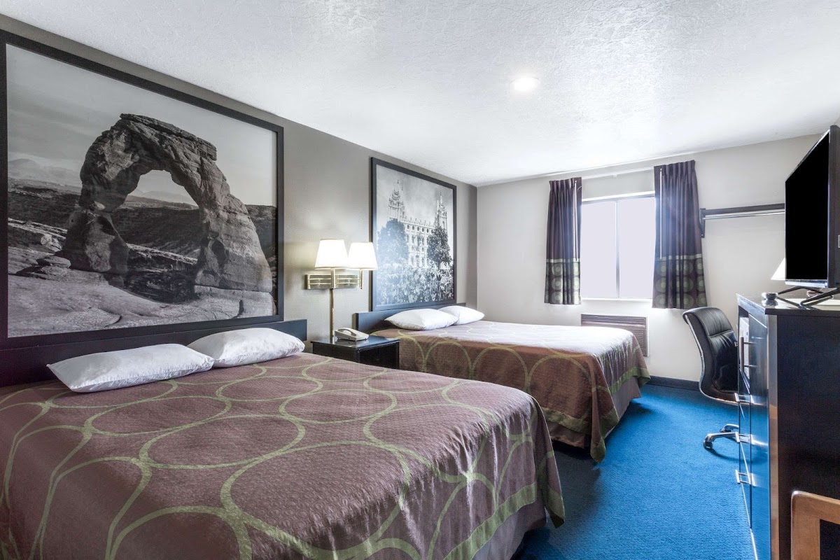 Super 8 by Wyndham Logan photo 3