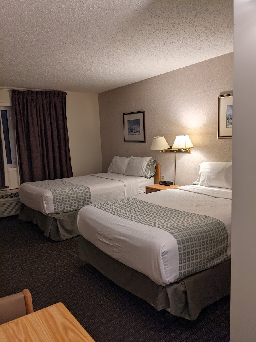 Jays Inn & Suites photo 3