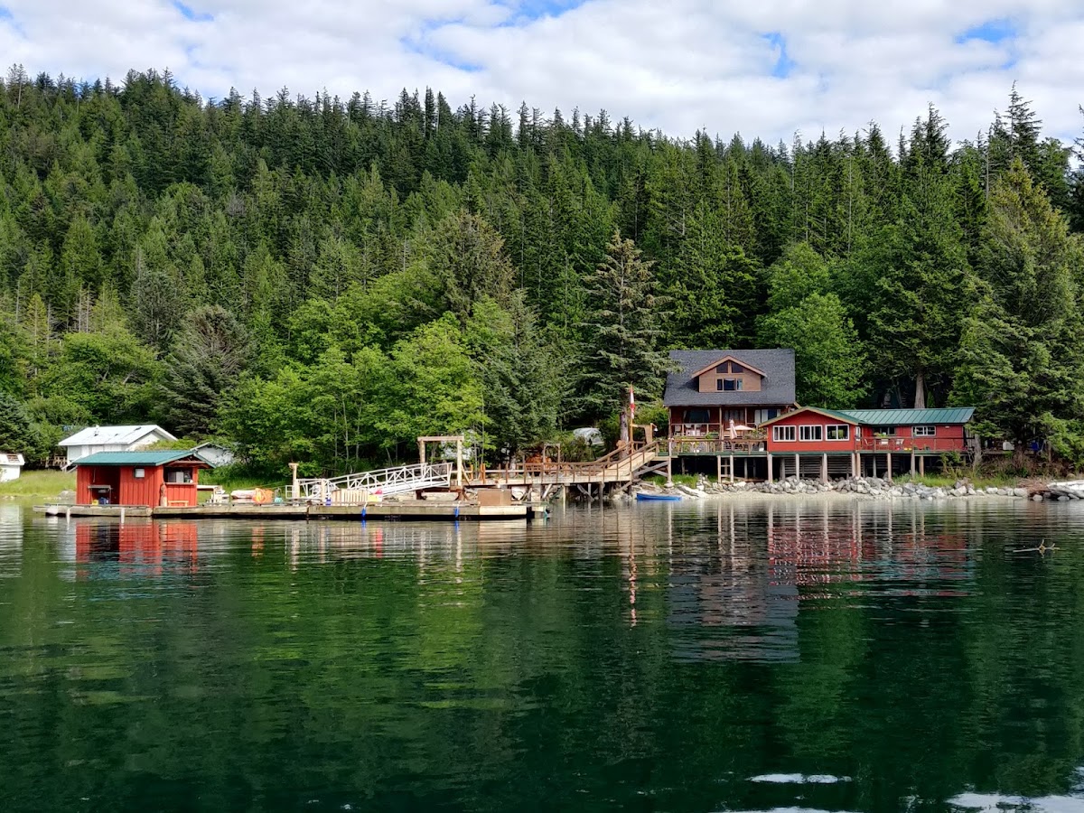 Nanook Lodge - Fishing and Eco Tours