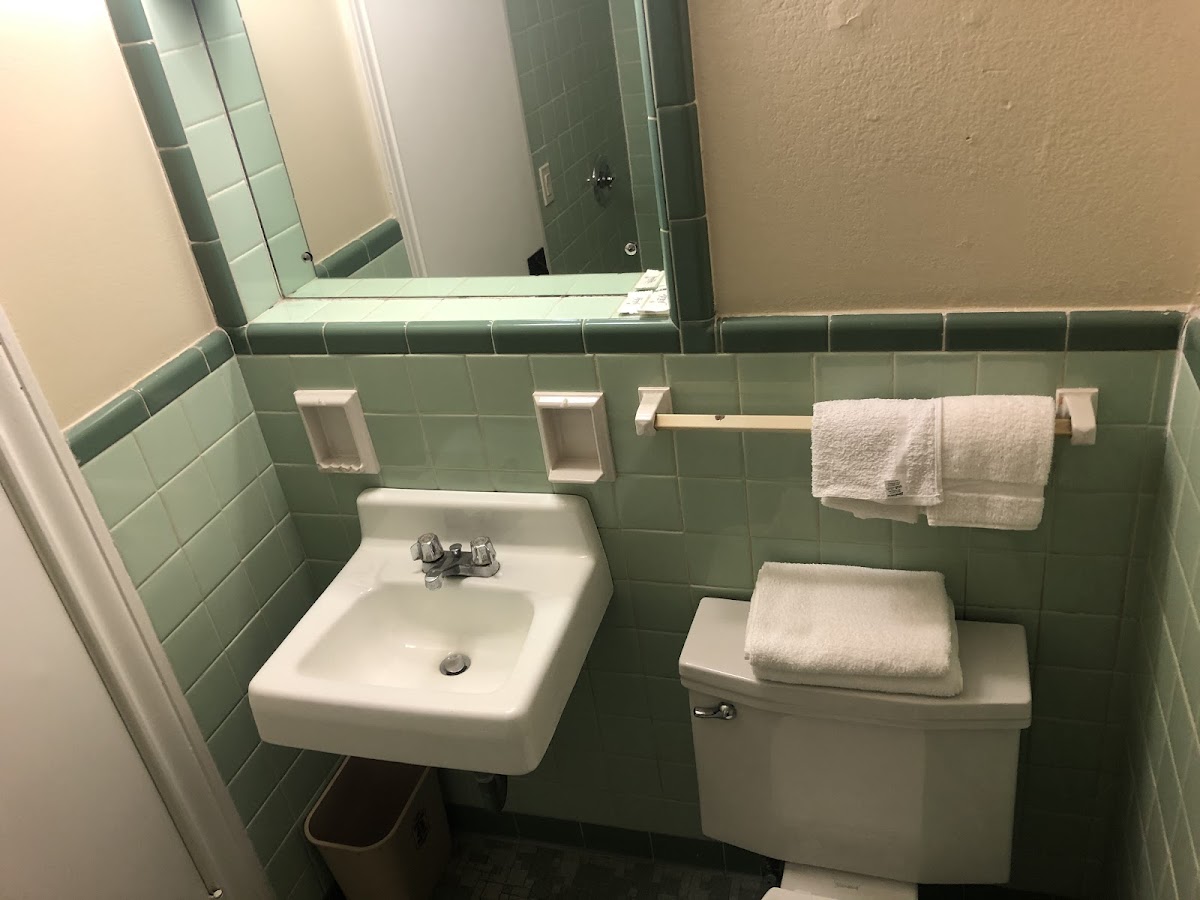 Blue Ribbon Inn photo 3