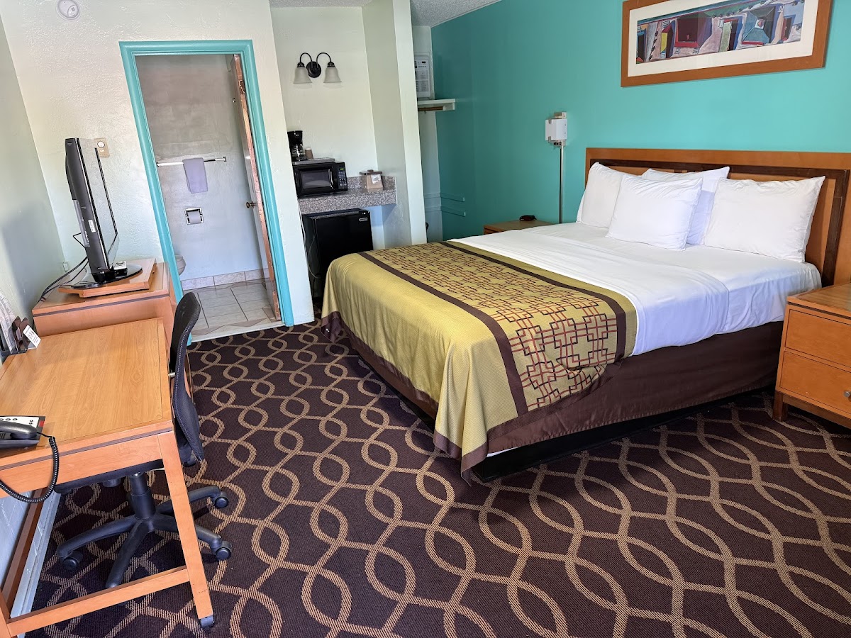 Klamath Motor Lodge photo 3